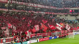 精彩的比赛呈现给球迷们一场视觉盛宴