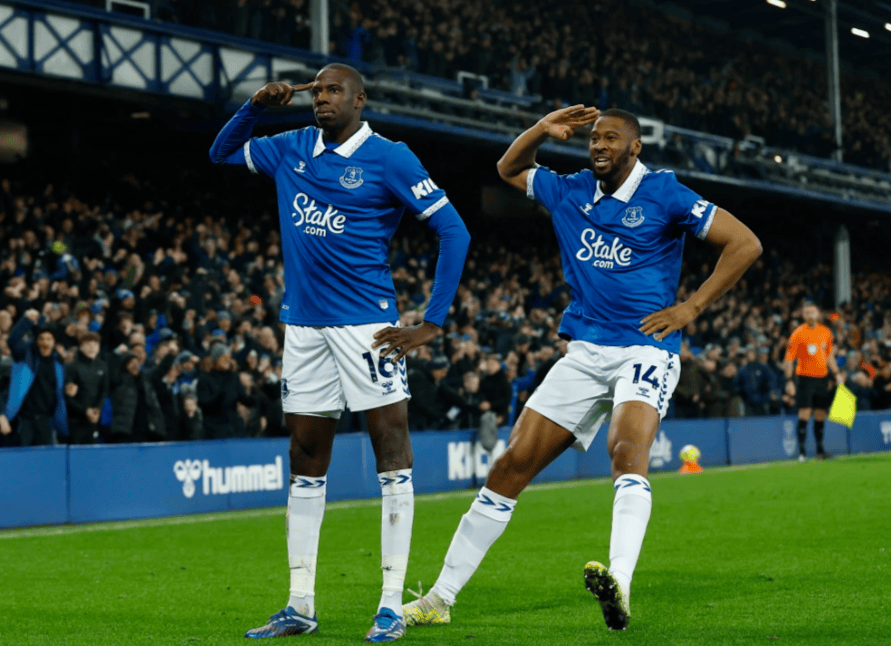 关于狼队主场比击败埃弗顿,豪取连胜的信息 关于狼队主场比击败埃弗顿,豪取连胜的信息